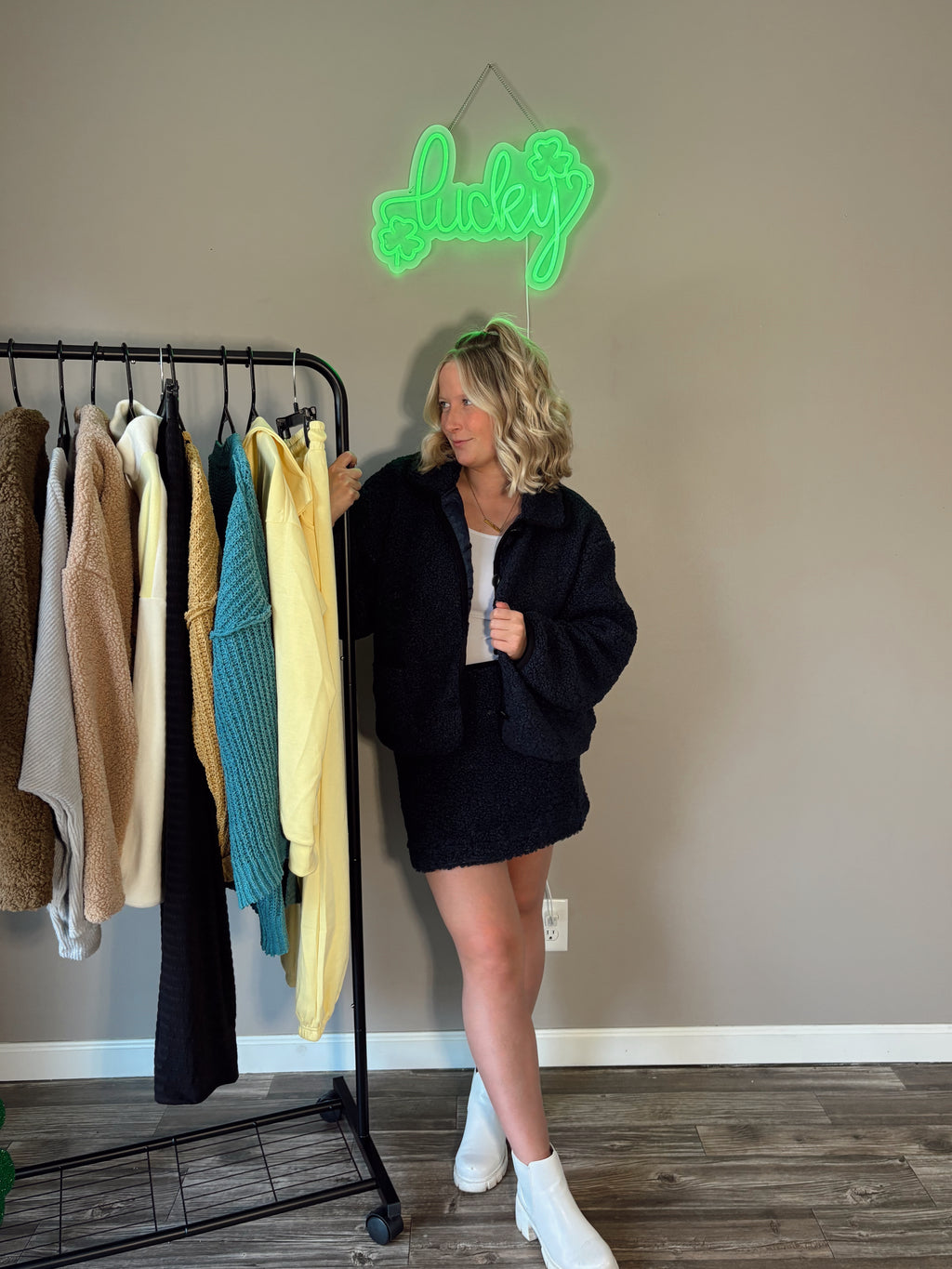 Halle in Navy Dreams