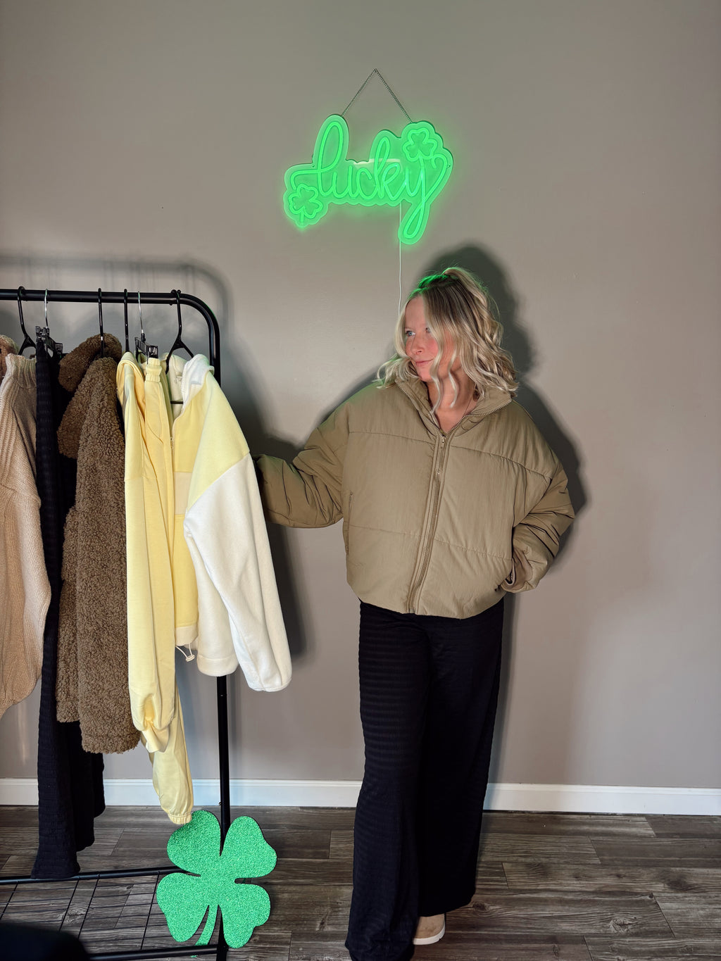 Sierra in Espresso Air